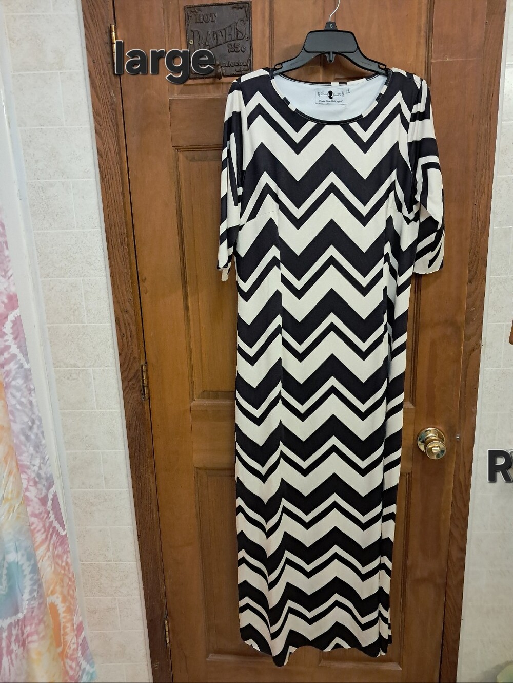 Large Womens Maxi Dress With White And Black Chevron Patter